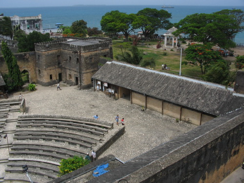 12.31.04_(23)_stonetown